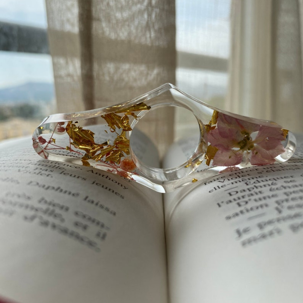 Floral Harmony Epoxy Page Holder