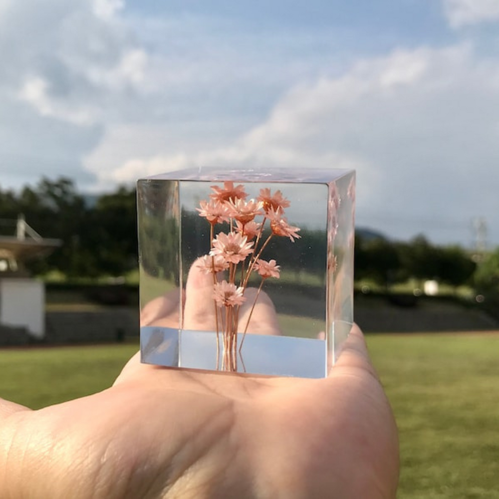 Pink Mini Daisy Epoxy Paper Weight