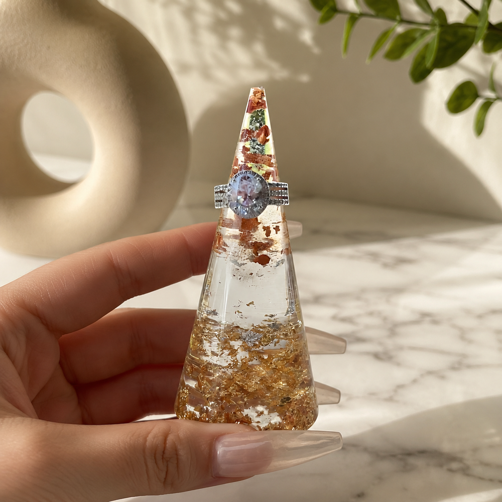 Epoxy Pyramid Ring Holder