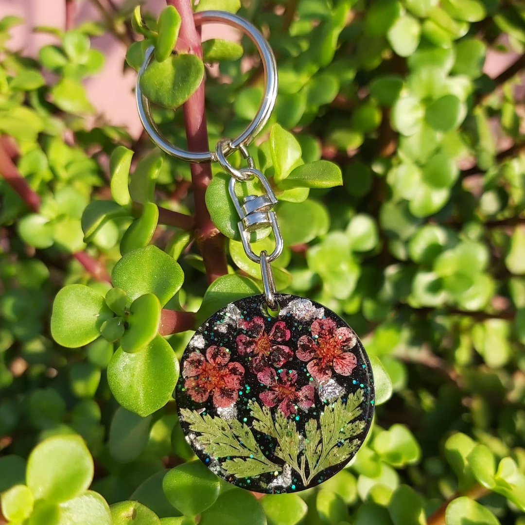 Epoxy keyrings with Dried Flowers