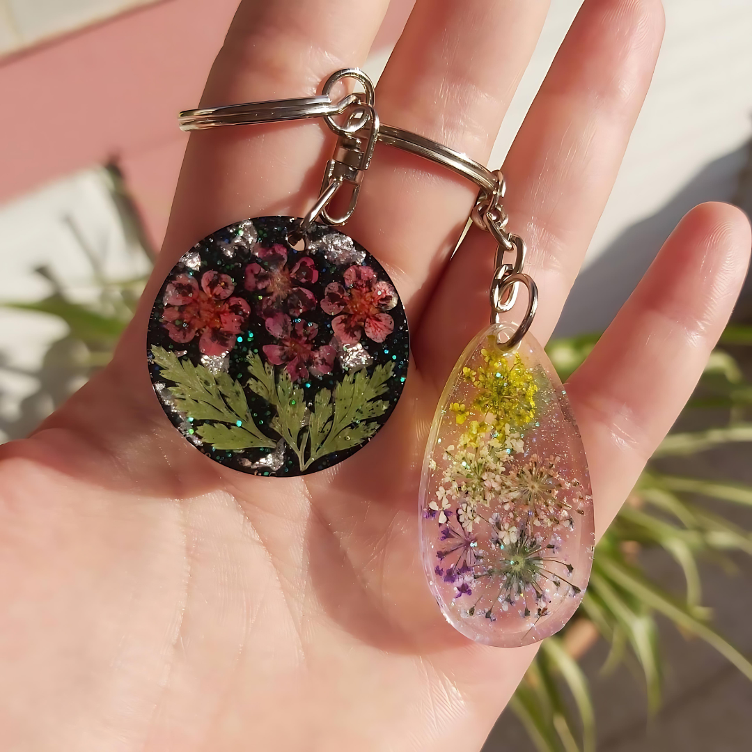 Epoxy keyrings with Dried Flowers