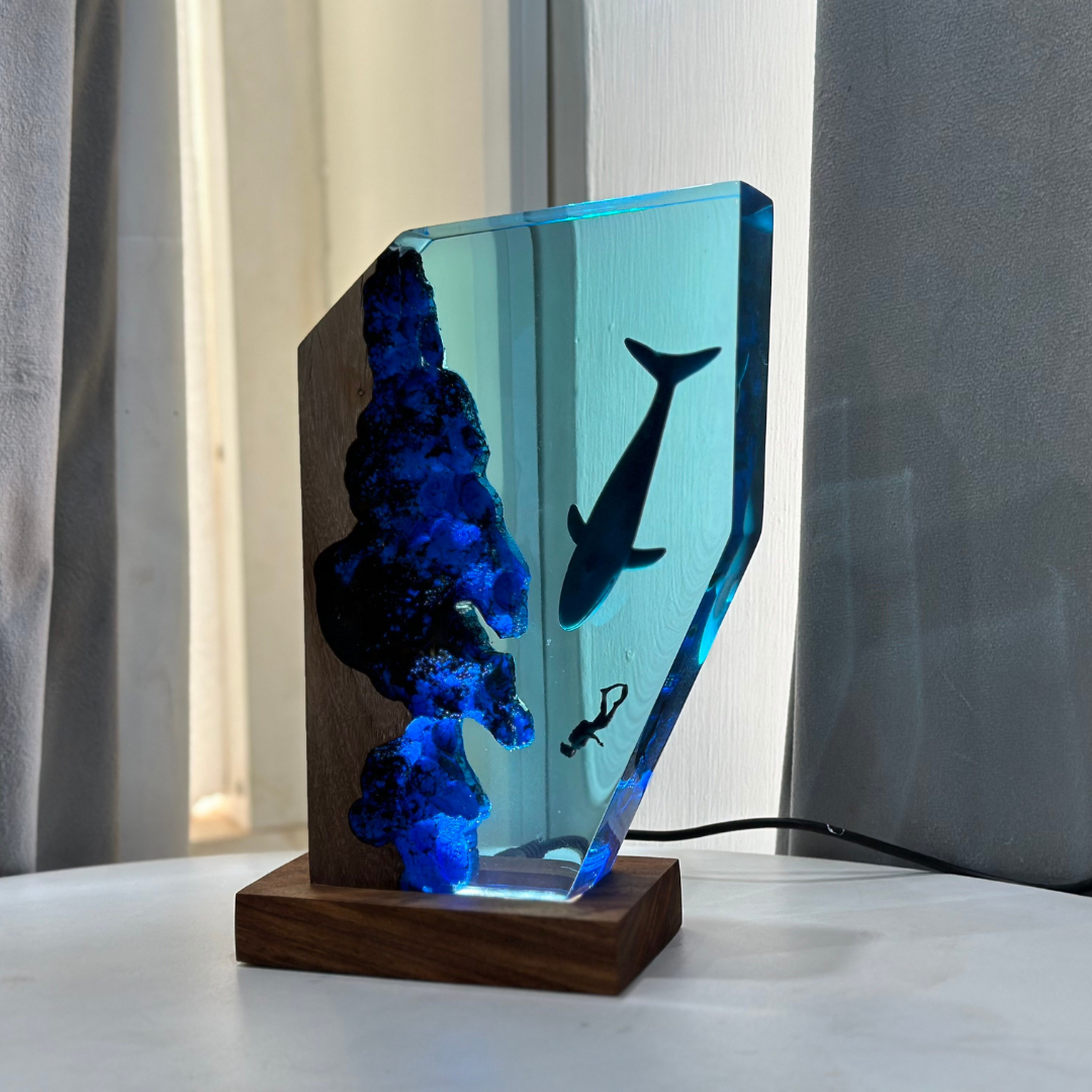 Whale shark resin lamp