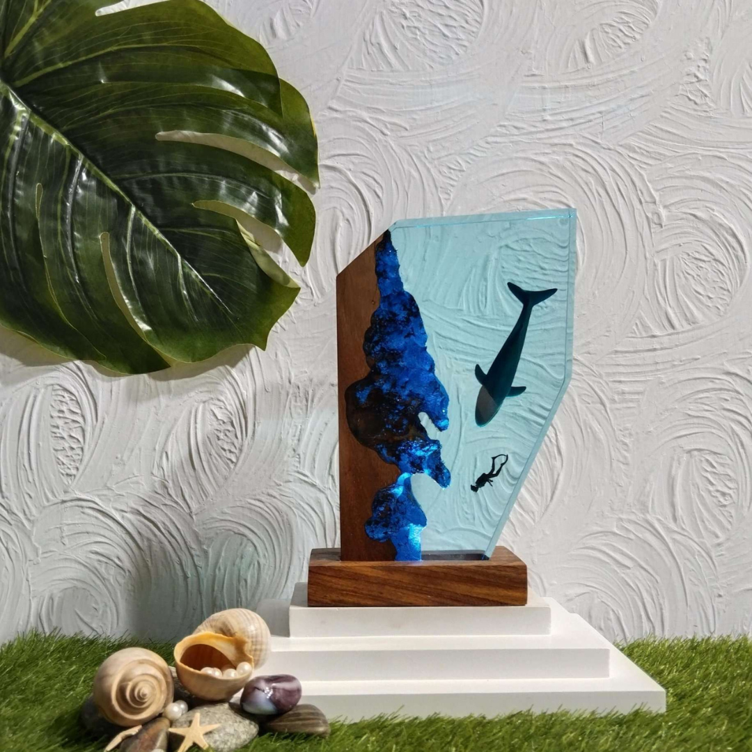 Whale shark resin lamp