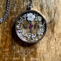 Stainless steel Resin Floral Neckless thumbnail