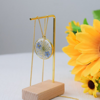 Crystal  Epoxy Resin Floral Neckless thumbnail