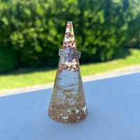 Epoxy Pyramid Ring Holder thumbnail