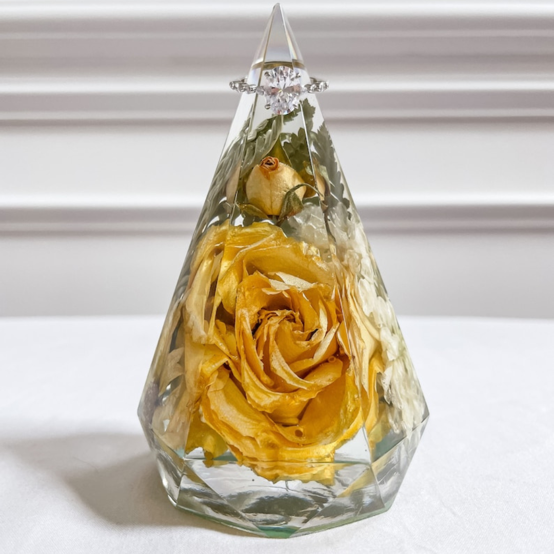 Vintage Resin Ring Holder