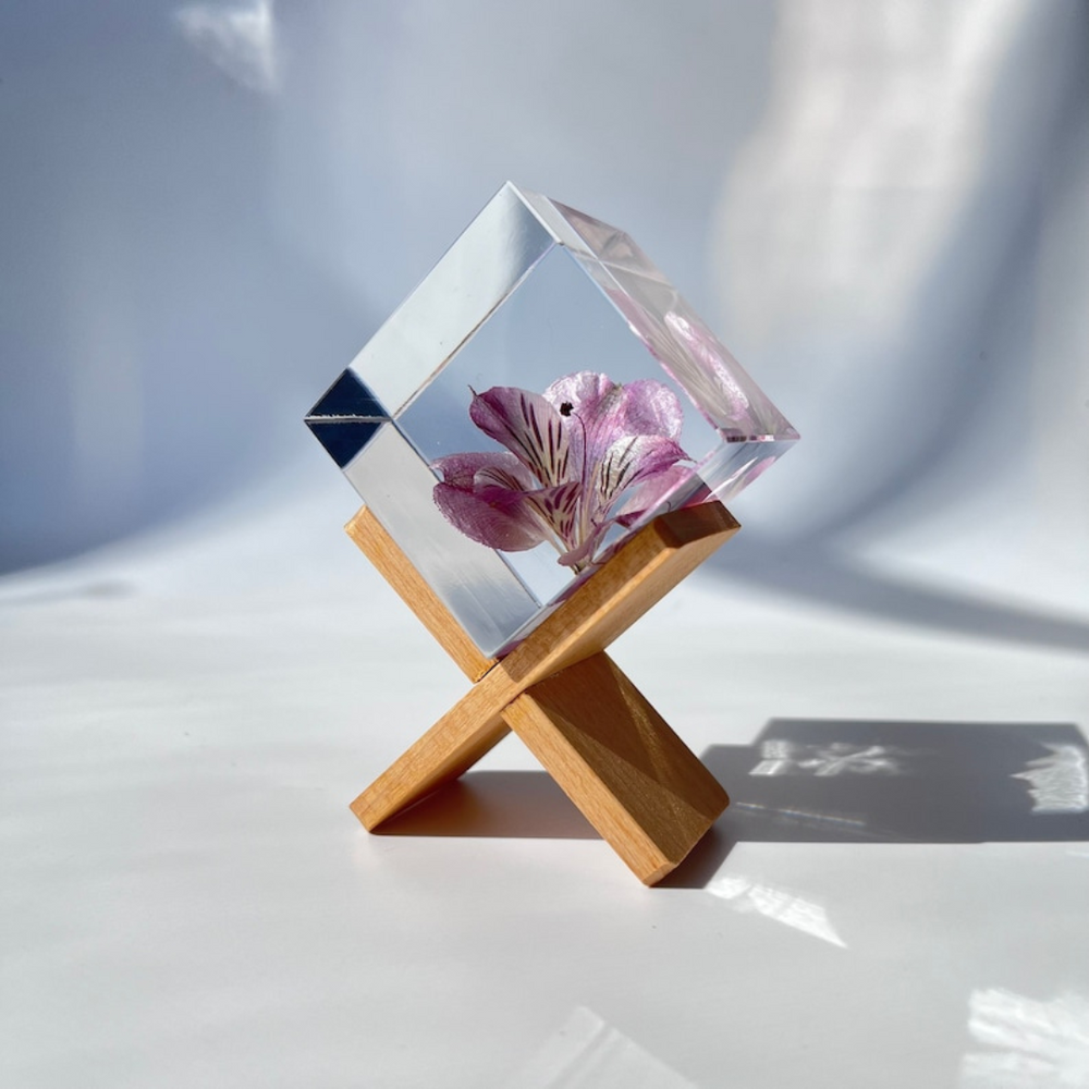 Memories in Bloom Epoxy Paperweight