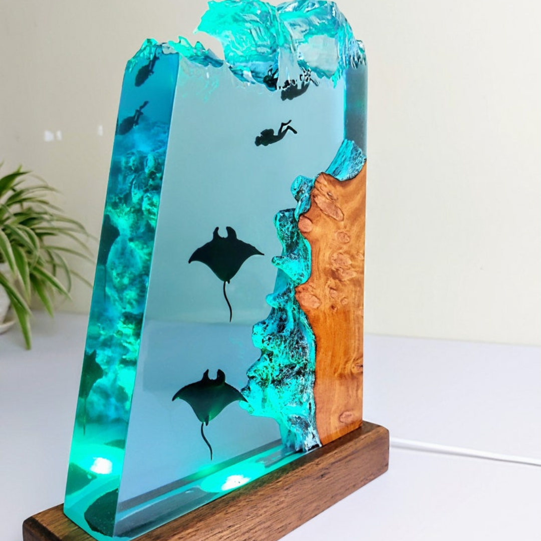 Manta Ray And Divers Resin Art Lamp