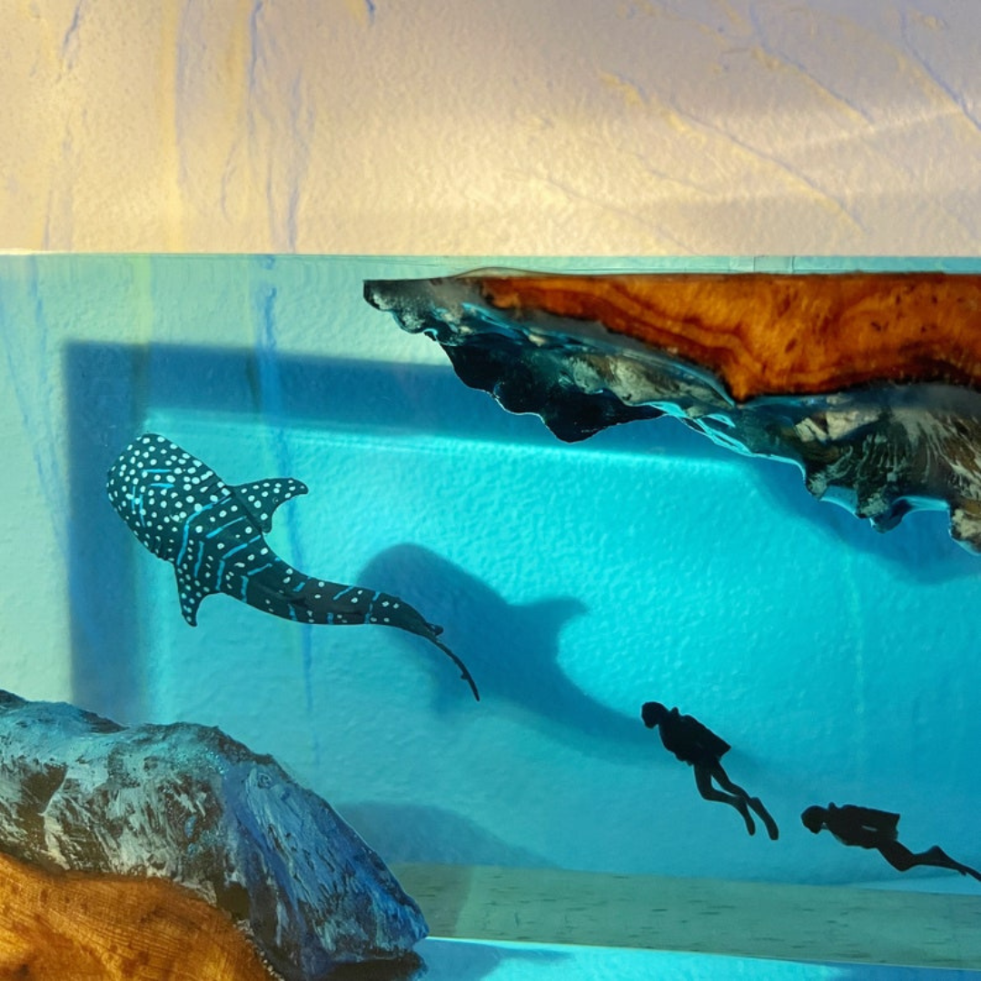 Big Whale And Couple Diver Epoxy Lamp